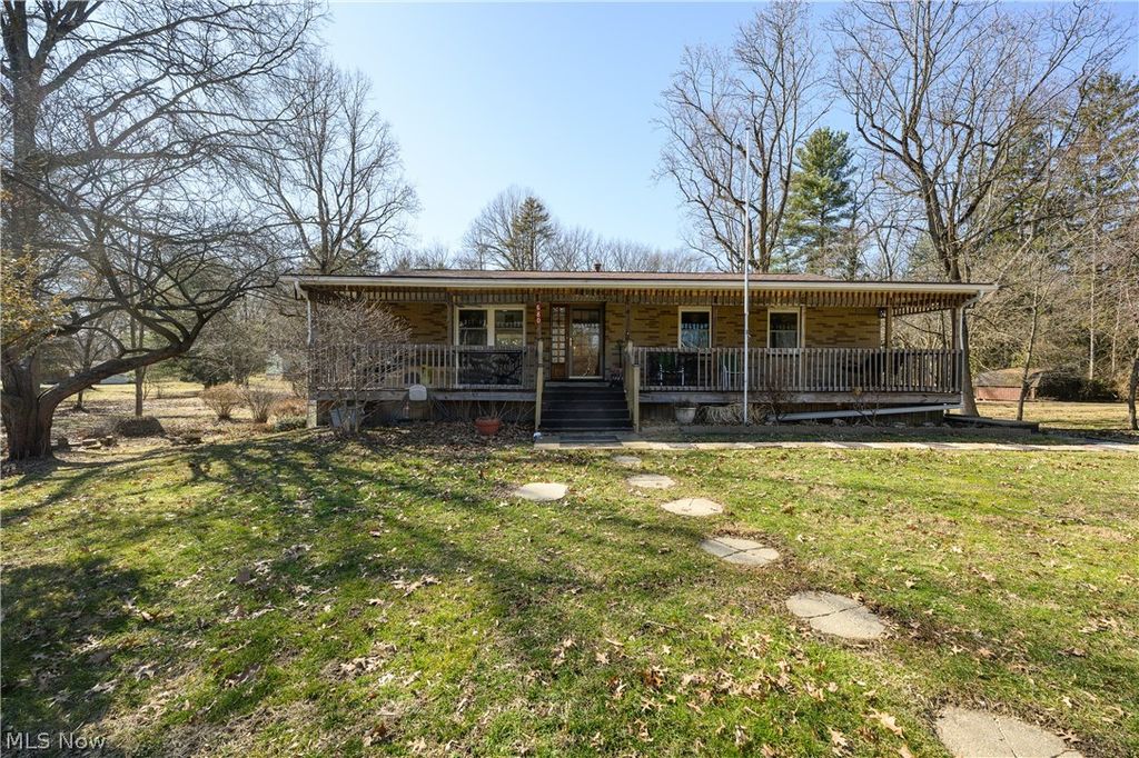 Photo of 680 E State Street, Barberton, OH 44203 (MLS # 5190489)