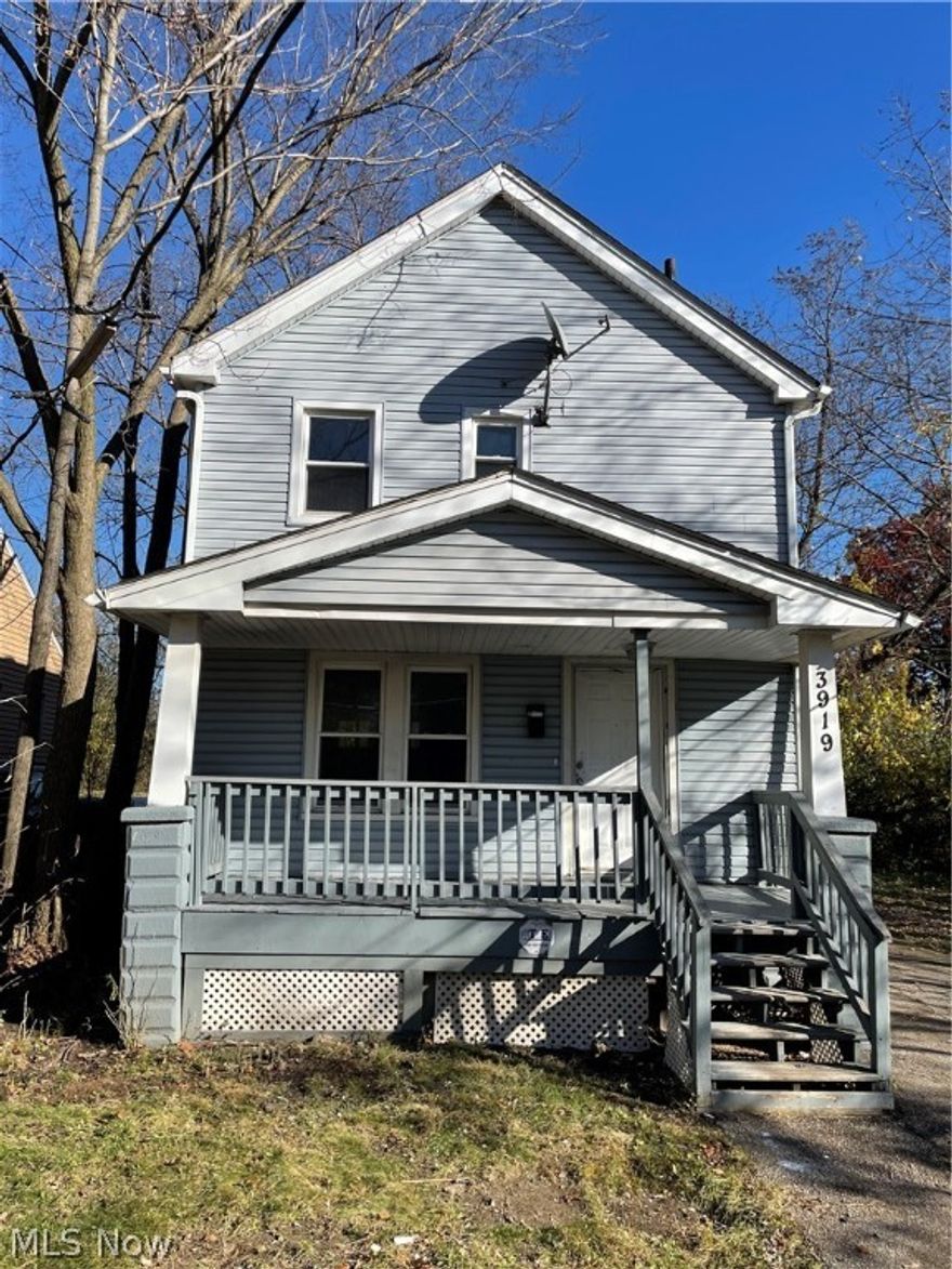 In the market to become a new home owner or investor? Well, look no further than this 3 bedroom 1 bath colonial. The interior has been freshly painted from the basement to the bedrooms, new carpeting, vinyl flooring in the kitchen, newer hot water tank and furnace, vinyl exterior and vinyl windows. The property was previously rented for $950 per month. Don't miss this one!! Call listing agent to schedule appointments.