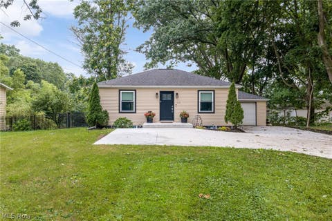 Homes For Sale - 678 Portage Lakes Drive<br/> Akron, OH 44319