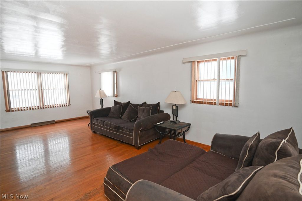 Photo of 8002 Sigle Lane, Poland, OH 44514 (MLS # 5185733)