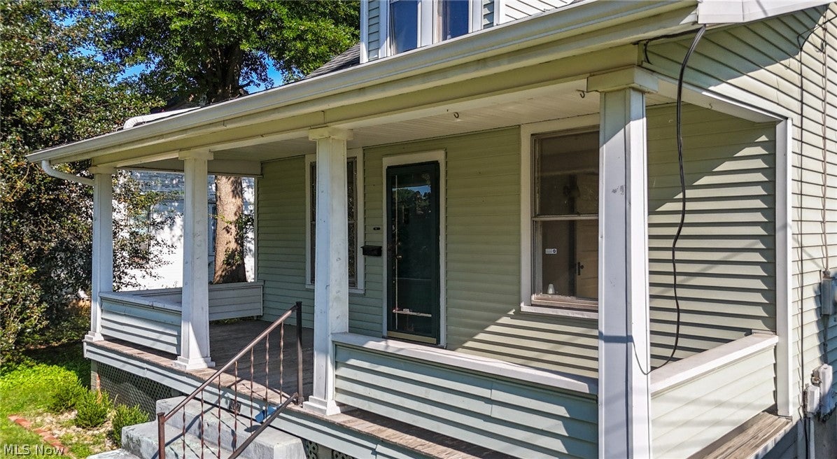 207 Kenwood Street