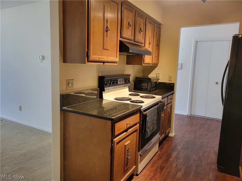 Lake Shore Bldg/Lk Wilmer Condo - Residential