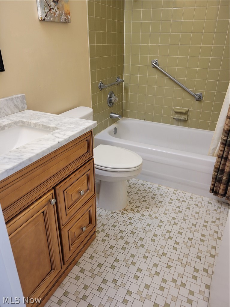 Lake Shore Bldg/Lk Wilmer Condo - Residential