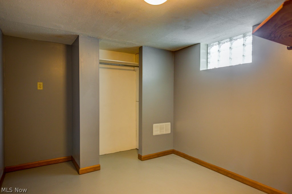 Tuxedo Park - Residential