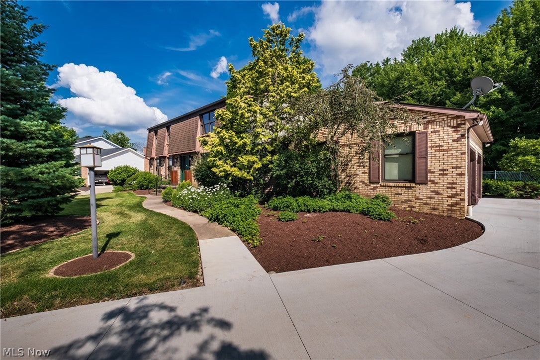 1431 Springhaven Circle NE