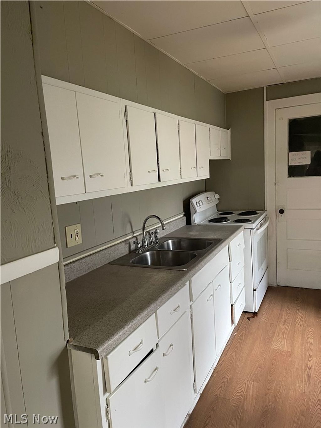 Photo of 516 Wildwood Avenue, Akron, OH 44320 (MLS # 5208555)