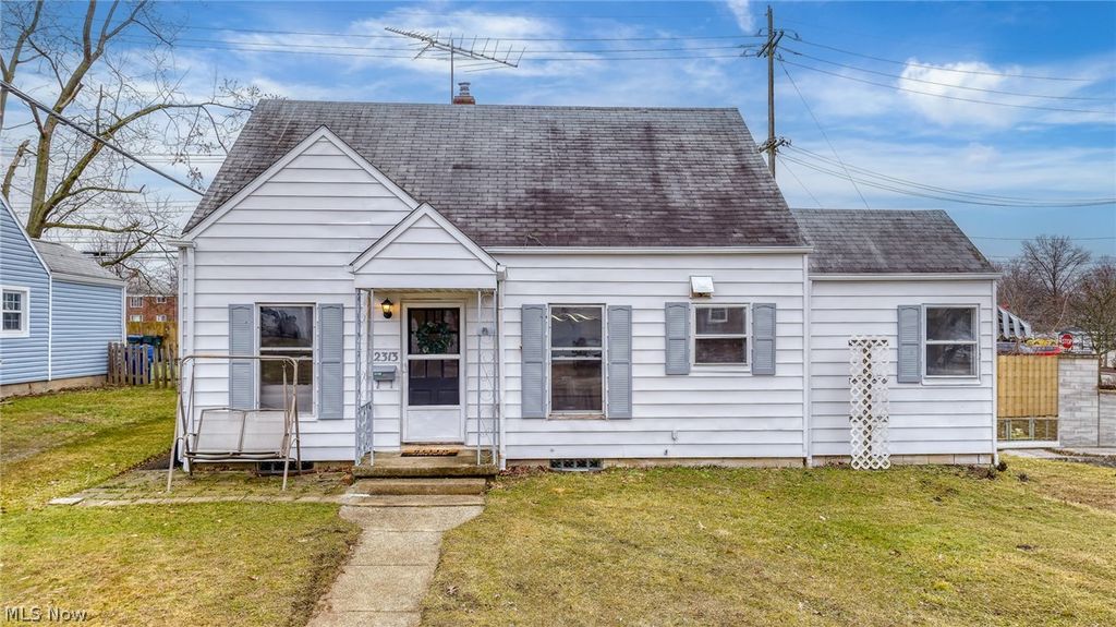 Photo of 2313 23rd Street, Cuyahoga Falls, OH 44223 (MLS # 5192788)