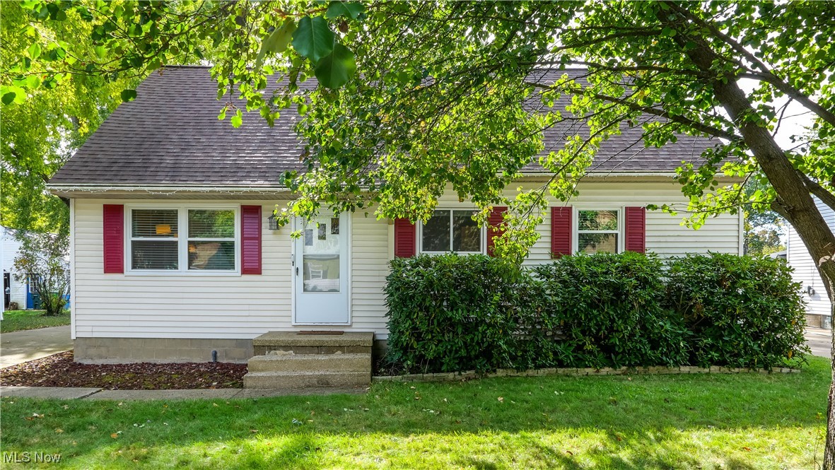 Beautifully remodeled 4-bedroom Cape Cod in the heart of Munroe Falls!
Light-filled interior with new LVT and carpet throughout, fresh paint, and new windows. Spacious living room with stylish feature wall opens to dining area and remodeled kitchen featuring butcher block counters, custom shelving, and ample storage. New sliding glass doors lead to the updated screened-in porch—perfect for relaxing or entertaining.
Main level offers three bedrooms, an updated full bath, and a private primary suite with its own half bath. Upstairs features a versatile loft area and fourth bedroom—ideal for guests, office, extra bedroom or playroom.
Unfinished basement includes workout area, laundry, and storage, with recent interior waterproofing (half basement). Enjoy a nice yard and detached 2-car garage. Conveniently located near parks, schools, and local amenities. Move-in ready!