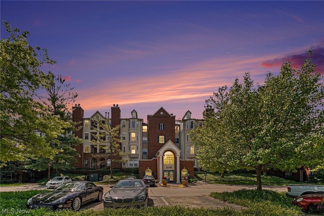 Fox Hollow/Woodhawk Condo Ph 3 - Residential