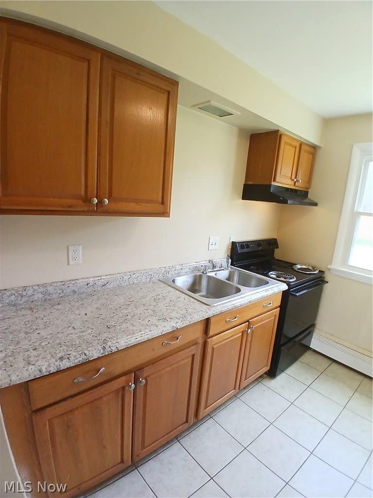 Photo of 137 Shields Road #Apt 1, Youngstown, OH 44512 (MLS # 5223308)