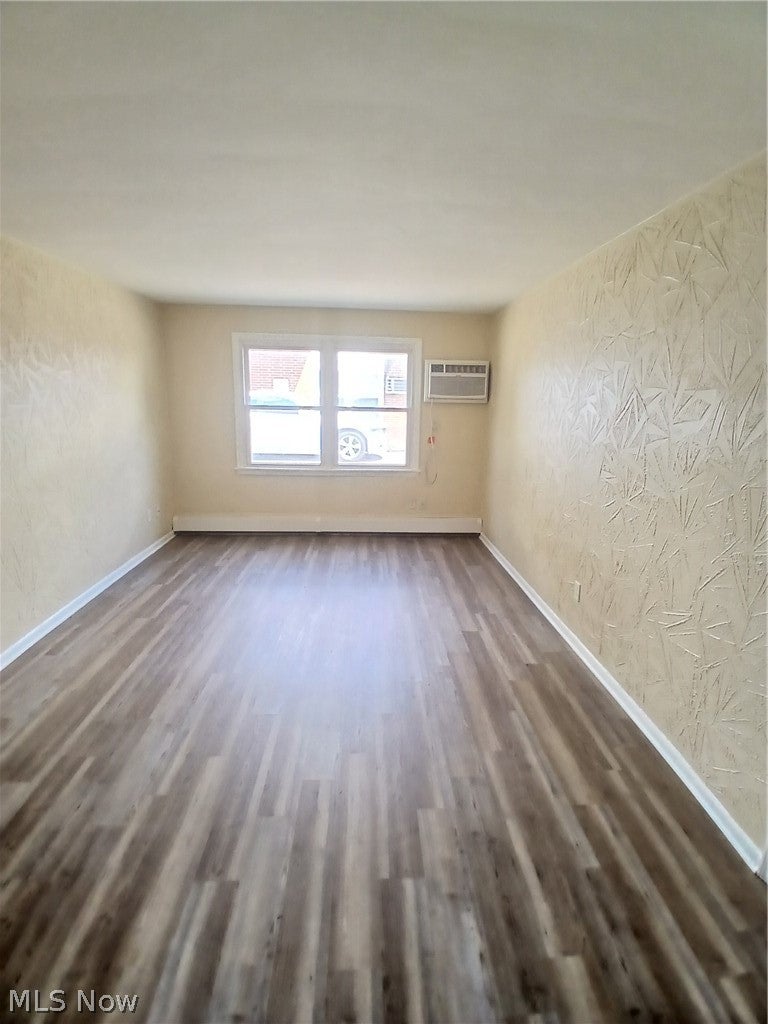 Photo of 137 Shields Road #Apt 1, Youngstown, OH 44512 (MLS # 5223308)