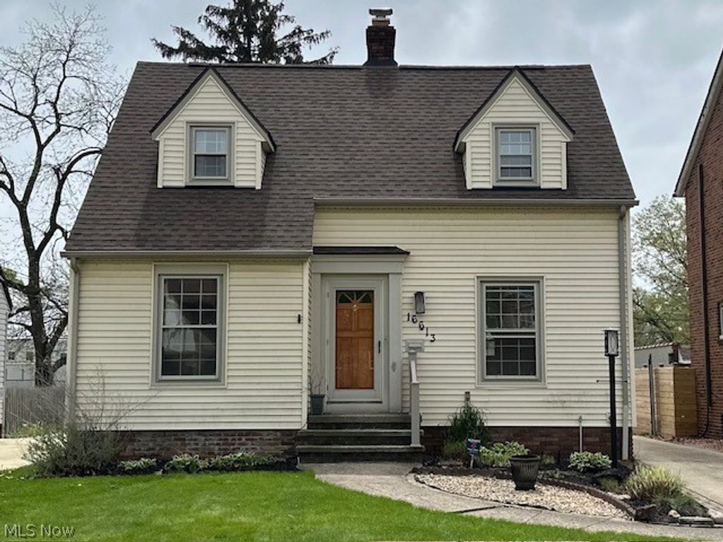 Photo of 16613 Laverne Avenue, Cleveland, OH 44135 (MLS # 5205165)