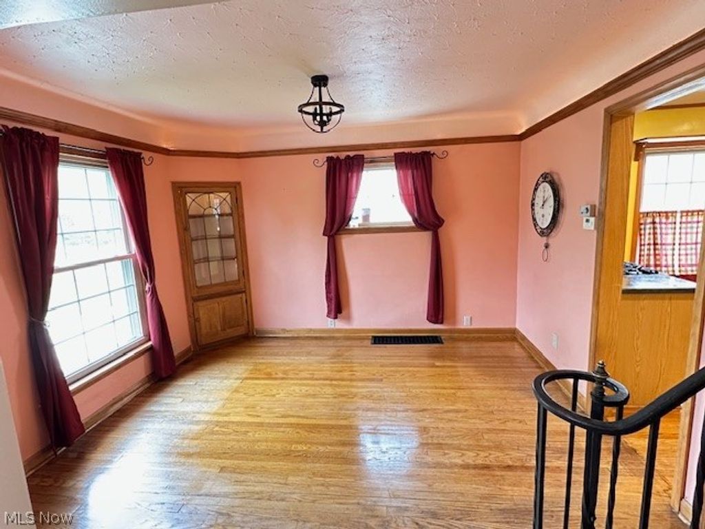 Photo of 16613 Laverne Avenue, Cleveland, OH 44135 (MLS # 5205165)