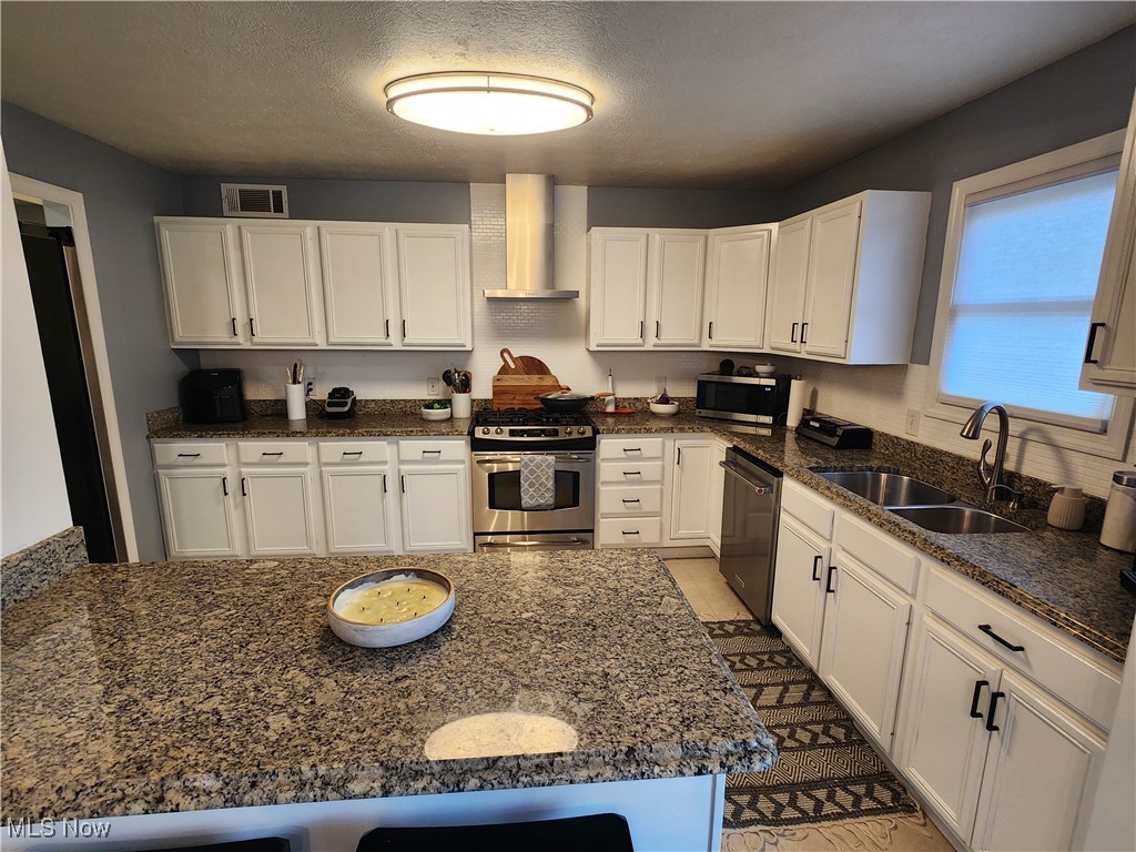 Champion Manor 02 - Residential