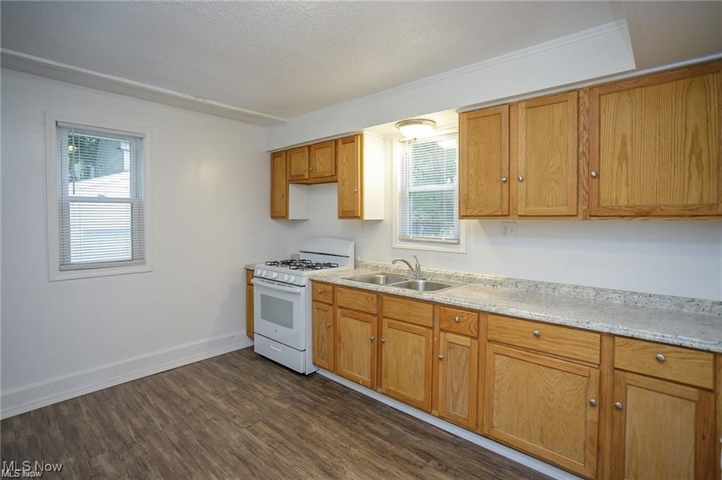 Cleveland, Ohio 44108, United States, 3 Bedrooms Bedrooms, ,1 BathroomBathrooms,Residential,Active,196238