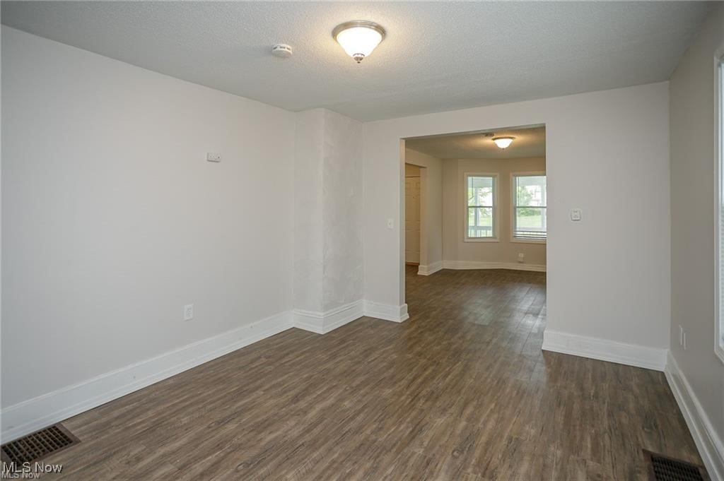 Cleveland, Ohio 44108, United States, 3 Bedrooms Bedrooms, ,1 BathroomBathrooms,Residential,Active,196238