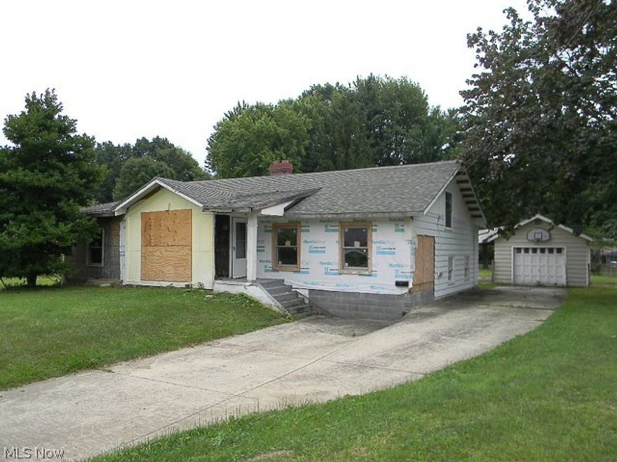 Online Auction! Opening Bid: $7,500.  2 Bed, 1 Bath, 1036 SF Ranch Home; 1 Car Garage; Poland Local School District.  10% Buyer's Premium Added to High Bid Price, $2,000 Credit Card deposit charged at auction end. 30 Day Close. ID Required to Register. 30 days to pay balance in wired or certified funds and close. Buyers agree to close at title company indicated according to fee schedule indicated, title insurance is optional. Buyer is guaranteed free, clear and marketable title with taxes paid to date of closing. No Contingencies/AS IS sale. As a condition of bidding, bidders have performed all required inspections, have read all posted information, disclosures and contracts and agree to all terms of the auction. Buyer shall pay up to 4% of deposit in actual credit card fees. Sales subject to confirmation by probate court & heir; Mahoning Probate Case #2015 ES 118. (please note terms and conditions may differ for each event and are subject to change).  Previews: Tuesday, September 13,