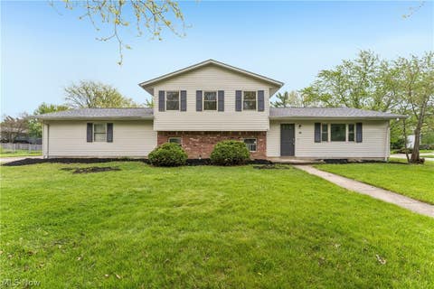 Homes For Sale - 102 California Avenue<br/> Elyria, OH 44035