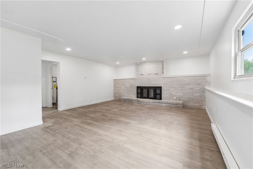 Photo of 102 California Avenue, Elyria, OH 44035 (MLS # 5206531)