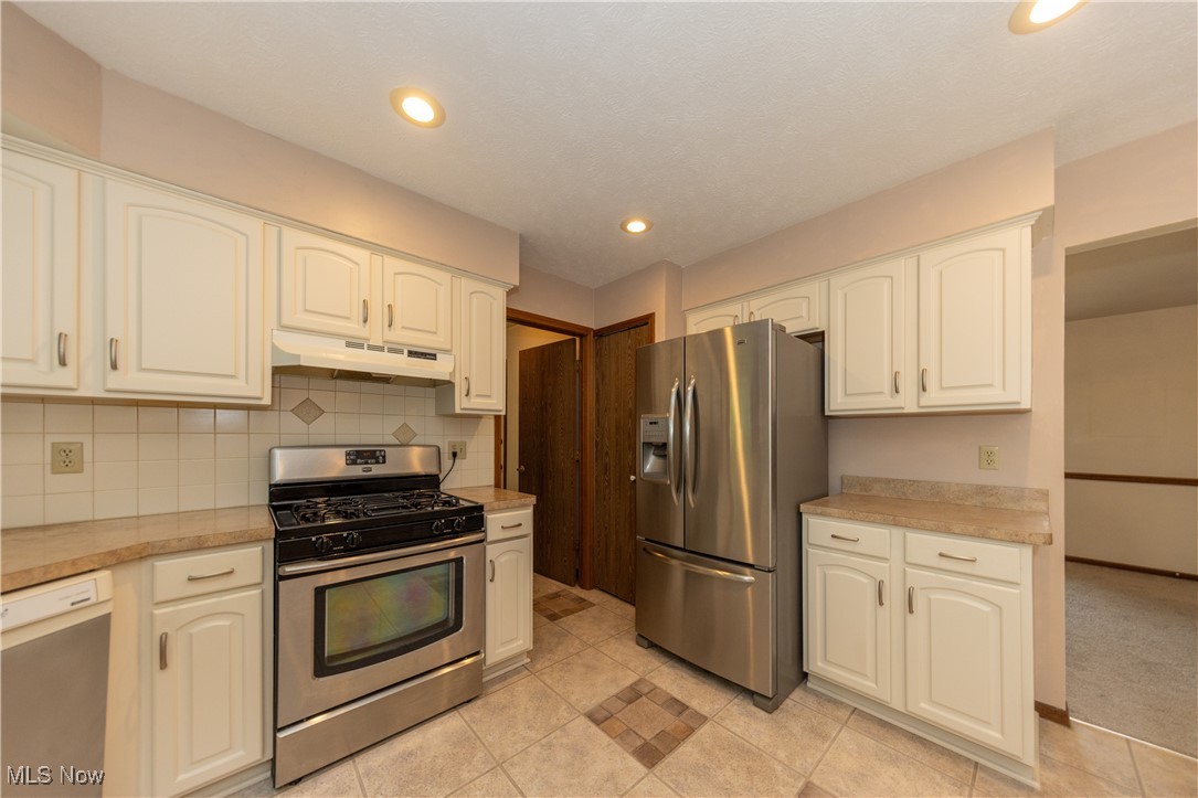 4480 Halle Circle, Massillon, Ohio image 8