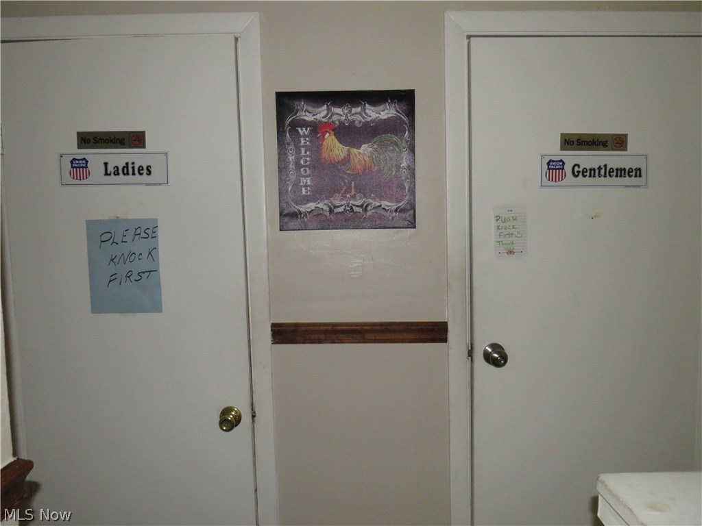 Village/Middlefield - Commercial Lease