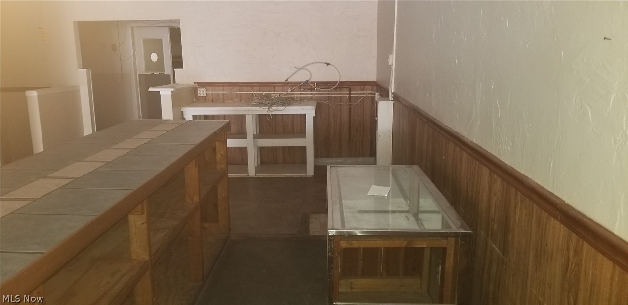 Village/Middlefield - Commercial Lease