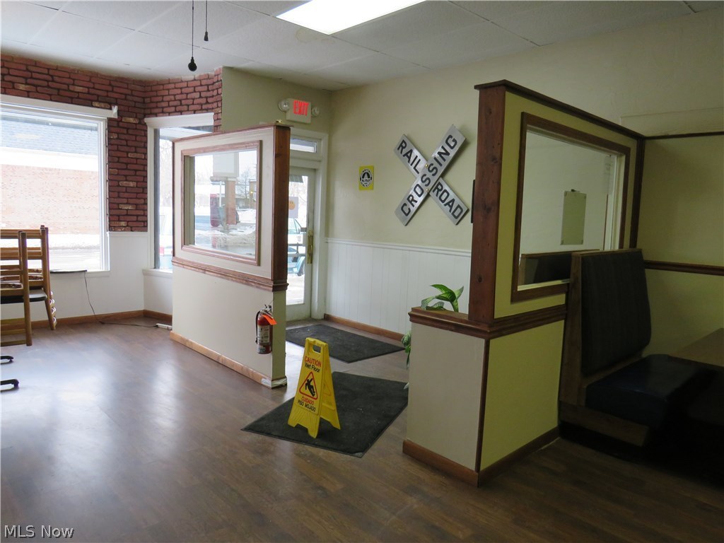 Village/Middlefield - Commercial Lease