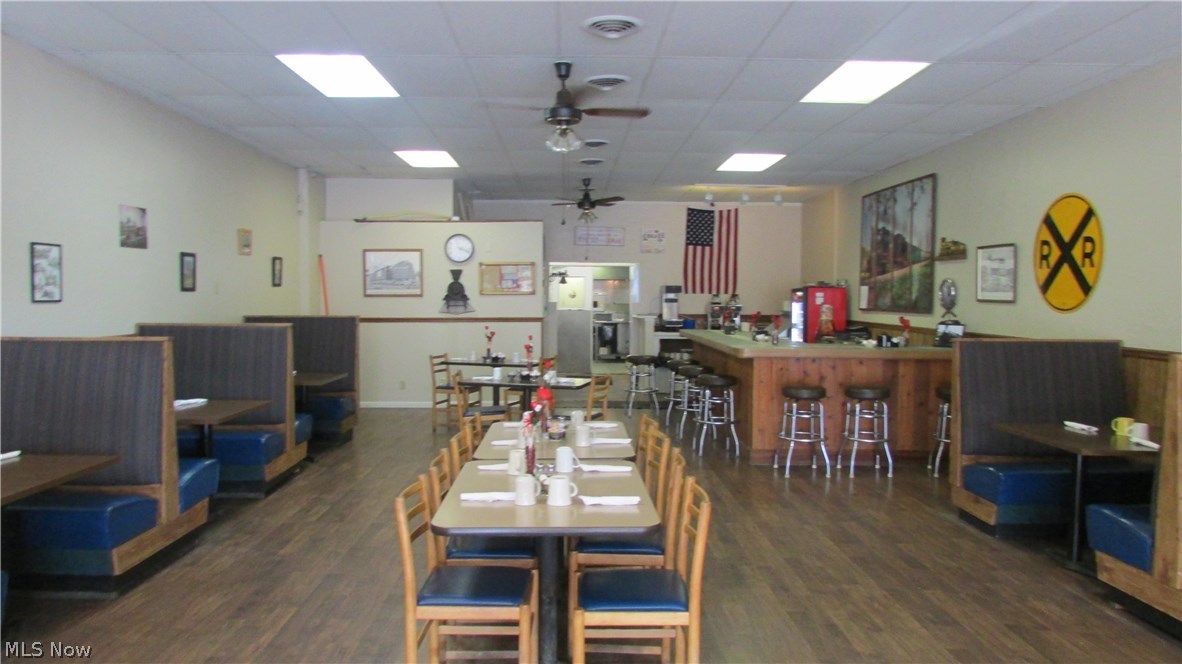 Village/Middlefield - Commercial Lease