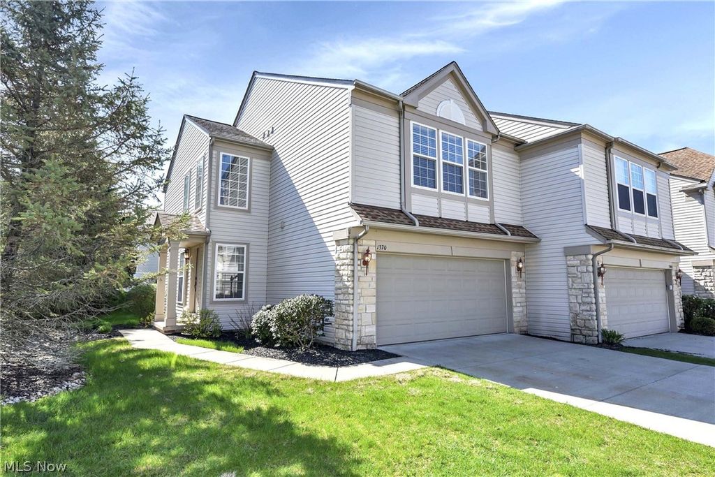 Photo of 1370 N Yorkshire Drive, Broadview Heights, OH 44147 (MLS # 5202864)