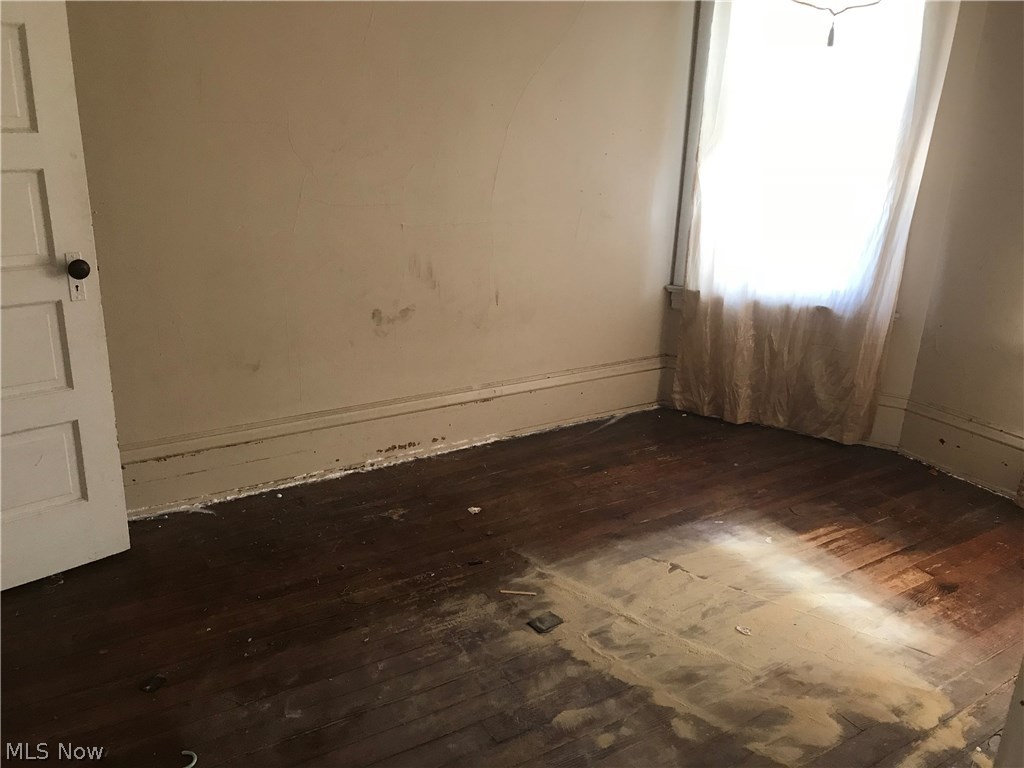 Caroline Hoffmans - Residential Income