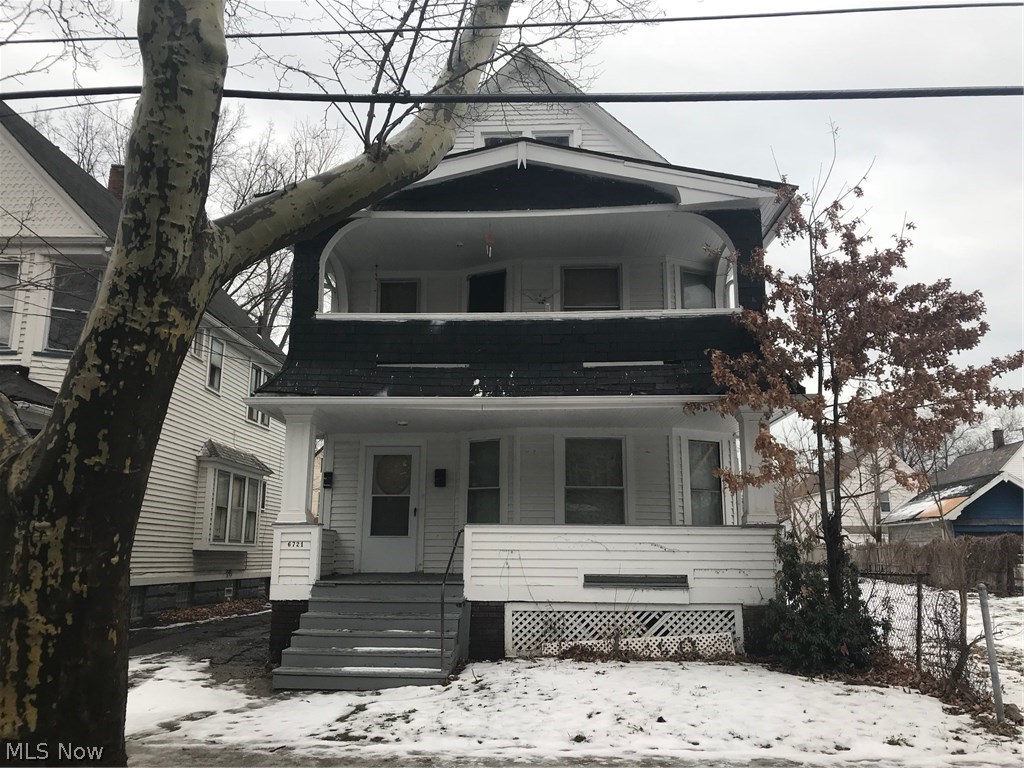 Caroline Hoffmans - Residential Income