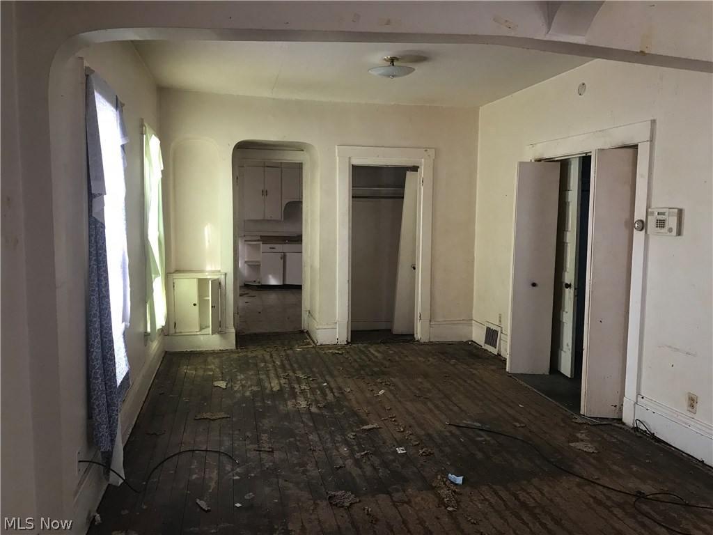 Caroline Hoffmans - Residential Income