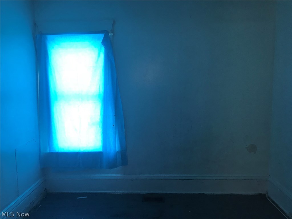 Caroline Hoffmans - Residential Income