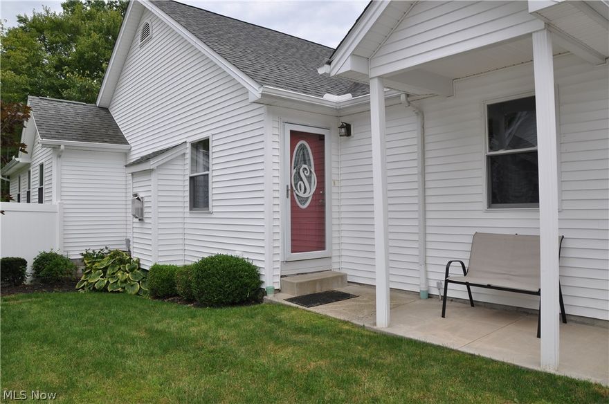 Fabulous 2 bedroom 3 full bath ranch condo in Howland. The kitchen was beautifully remodeled with new cabinetry, granite counters, large center island, new stainless sink & appliances. The master suite has a large walk-in closet & master bath w/jetted tub, new walk-in shower & dual sinks. An additional full bath & 2nd bedroom are nearby. The great room has a vaulted ceiling, gas fireplace & new carpeting. A sun room w/ceramic tile is located off of the dining area & has French doors leading to the deck that overlooks a private, wooded view. You can also enter the home from the double attached garage that leads into the 1st floor laundry w/convenient access to the kitchen. The full basement is partially finished w/spacious, carpeted rec room & additional full bath, a workshop area & plenty of additional storage area. The front entrance of this lovely condo has a privately fenced courtyard w/large, paved patio & generous grassy area for children or pets, all of which are maintained by th