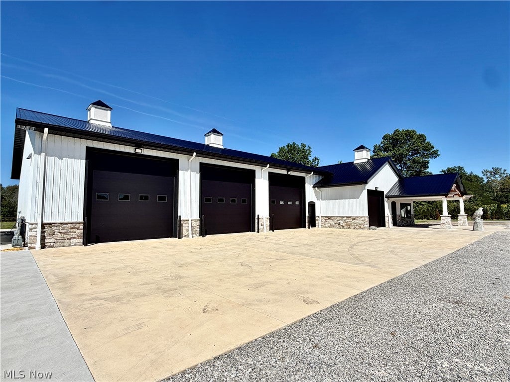 1180 N County Line Road