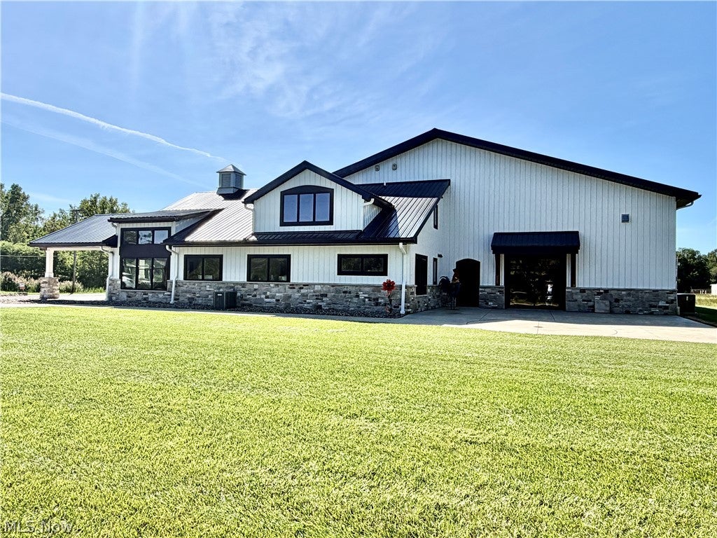 1180 N County Line Road