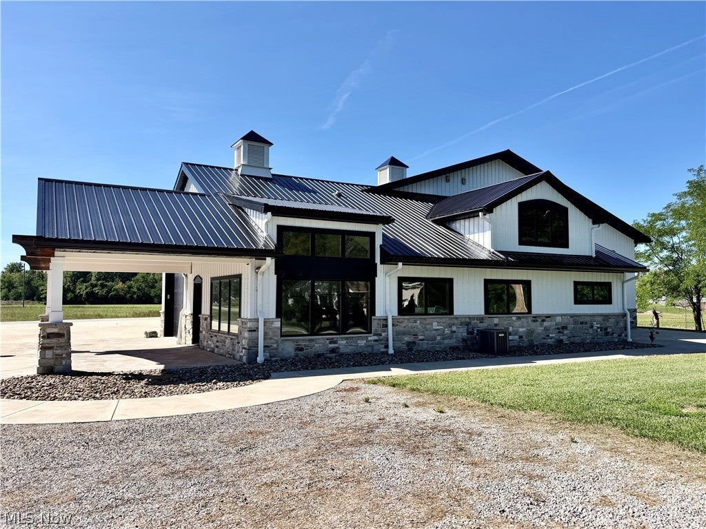 1180 N County Line Road