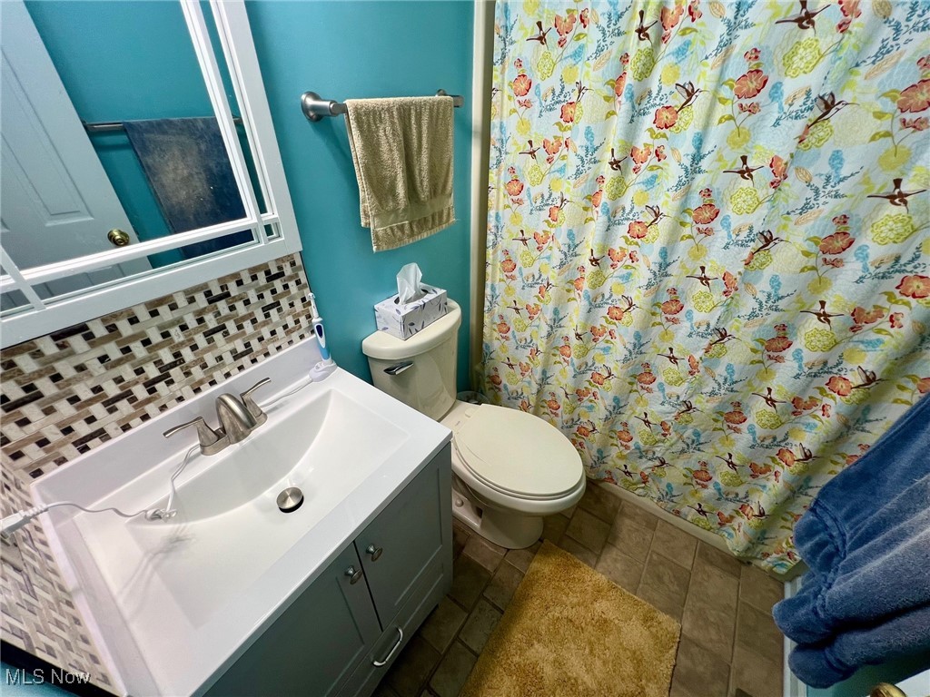 652 Cobblestone Drive, Amherst, Ohio image 17