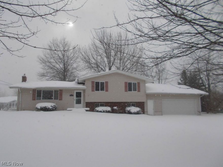 ABSOLUTELY A MUST SEE!!!! Four bedroom - Two bath Split Level on a half acre. Finished lower level family room with fireplace, main floor master bedroom, formal dining room, den, 2 car attached garage, and fenced in backyard. Freshly painted and new carpeting. Everything you could want in a quiet neighborhood. A MUST SEE!!! Call Today!!! This is a Fannie Mae HomePath Property. The seller has directed that all offers on this listing be made using the HomePath Online Offer system. Check HomePath website for more details.