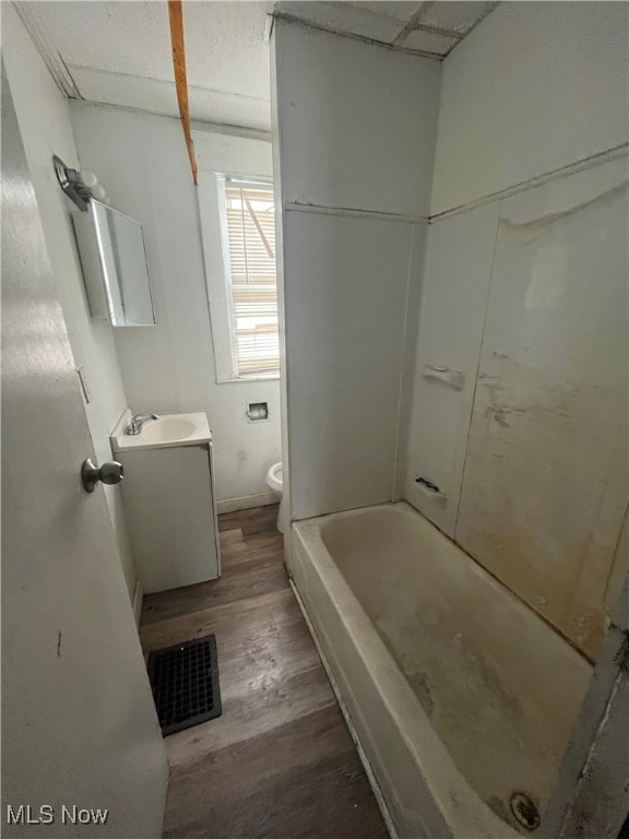 Cleveland, Ohio 44104, United States, 4 Bedrooms Bedrooms, ,2 BathroomsBathrooms,Residential,Pending,20408