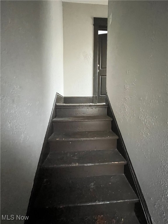 Cleveland, Ohio 44104, United States, 4 Bedrooms Bedrooms, ,2 BathroomsBathrooms,Residential,Pending,20408