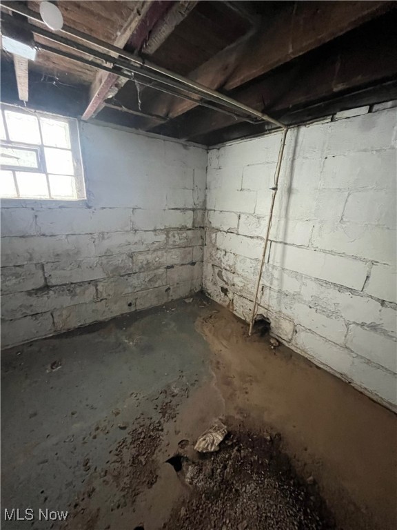 Cleveland, Ohio 44104, United States, 4 Bedrooms Bedrooms, ,2 BathroomsBathrooms,Residential,Pending,20408