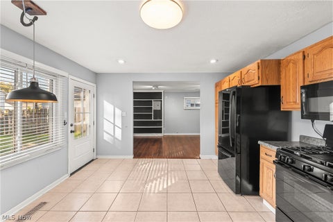 Tiny photo for 385 Race Street, Berea, OH 44017 (MLS # 5256366)