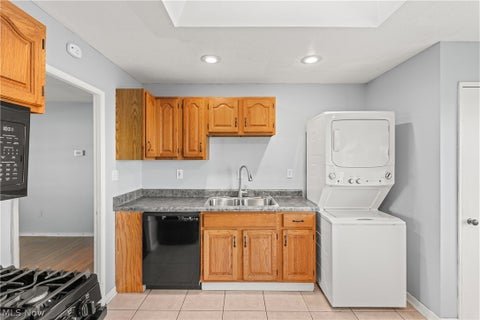 Tiny photo for 385 Race Street, Berea, OH 44017 (MLS # 5256366)