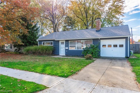 Tiny photo for 385 Race Street, Berea, OH 44017 (MLS # 5256366)