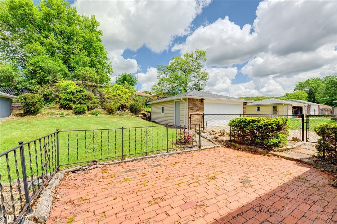 6895 Lalemant Drive, Parma, Ohio image 30