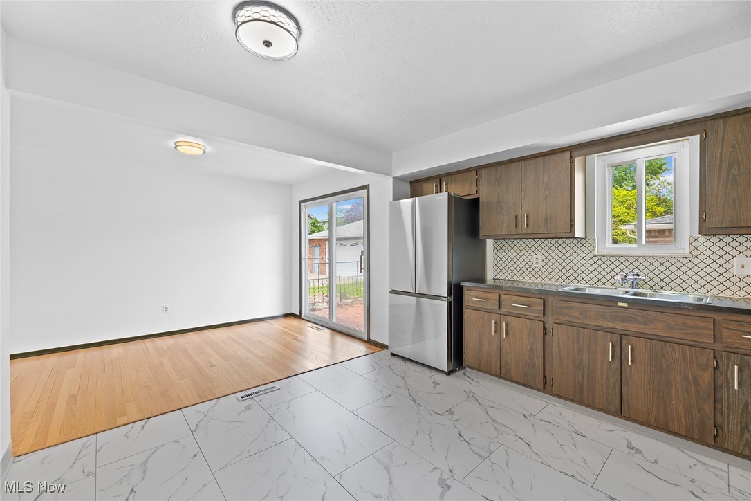 6895 Lalemant Drive, Parma, Ohio image 10
