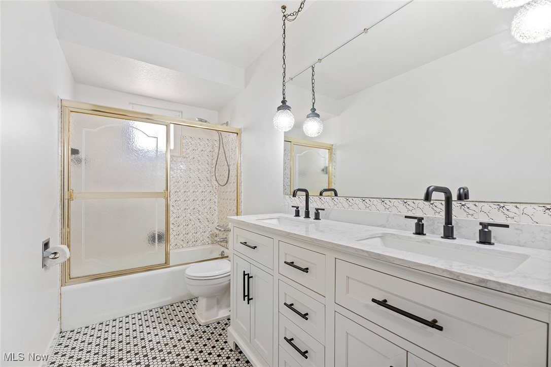6895 Lalemant Drive, Parma, Ohio image 18
