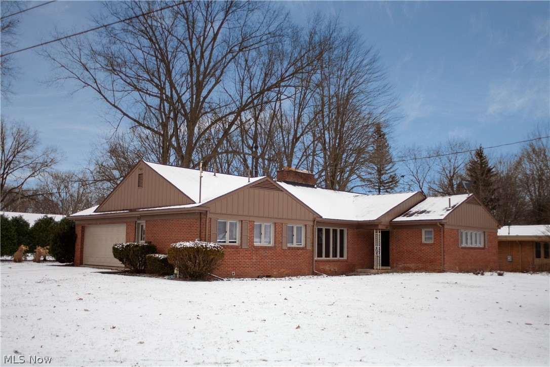 Welcome home to this 3 bedroom, 2.5 bath remodeled brick ranch on a corner lot. Need a turnkey home? This is it. Want a remodeled home with modern and clean design? Again, this is it. Granite kitchen counters, new cabinets and appliances, all new flooring throughout the house, newly remodeled bathrooms, lots of light, new garage doors, this is what you are looking for in a turnkey home. Warren City School District, but the Howland bus comes through this neighborhood and you can contact the Howland Board of Education to look into open enrolling to Howland schools. This is a "must see" and will not last long!