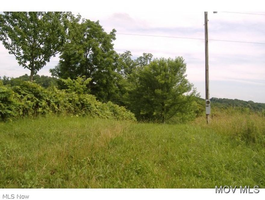 There is 28"ft of road frontage.  Elem: Barlow-Vincent Elementary Scho  Elem/Bus: Y  JrHigh: Barlow Vincent  JrHigh/Bus: Y  High: Warren High School  High/Bus: Y  Fire: VOL  Police: SHF  PossFreeGas: N